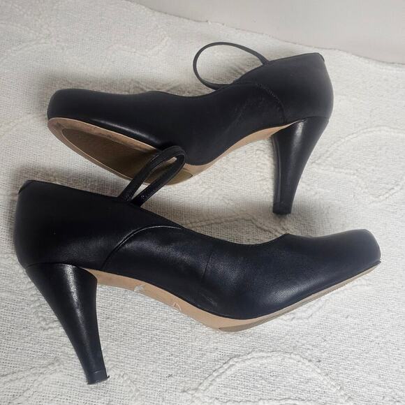 Clarks Plus Cushion Black Career Heels Pumps Women's Size 9 Neutral Office Shoes - Picture 3 of 8